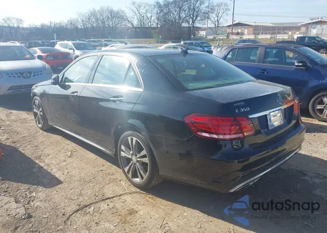 2016 Mercedes-Benz E 350 z USA, uszkodzony, nr VIN WDDHF5KB8GB207480